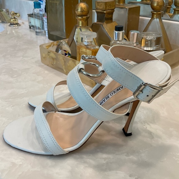 Manolo Blahnik Heeled Sandals, Ankle Strap with Buckle, White Leather, Size 8/39 - Picture 2 of 13